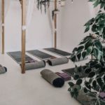 1644647658 7 x sustainable yoga essentials and go mindful on your